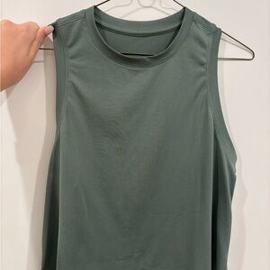 Green lululemon crop top